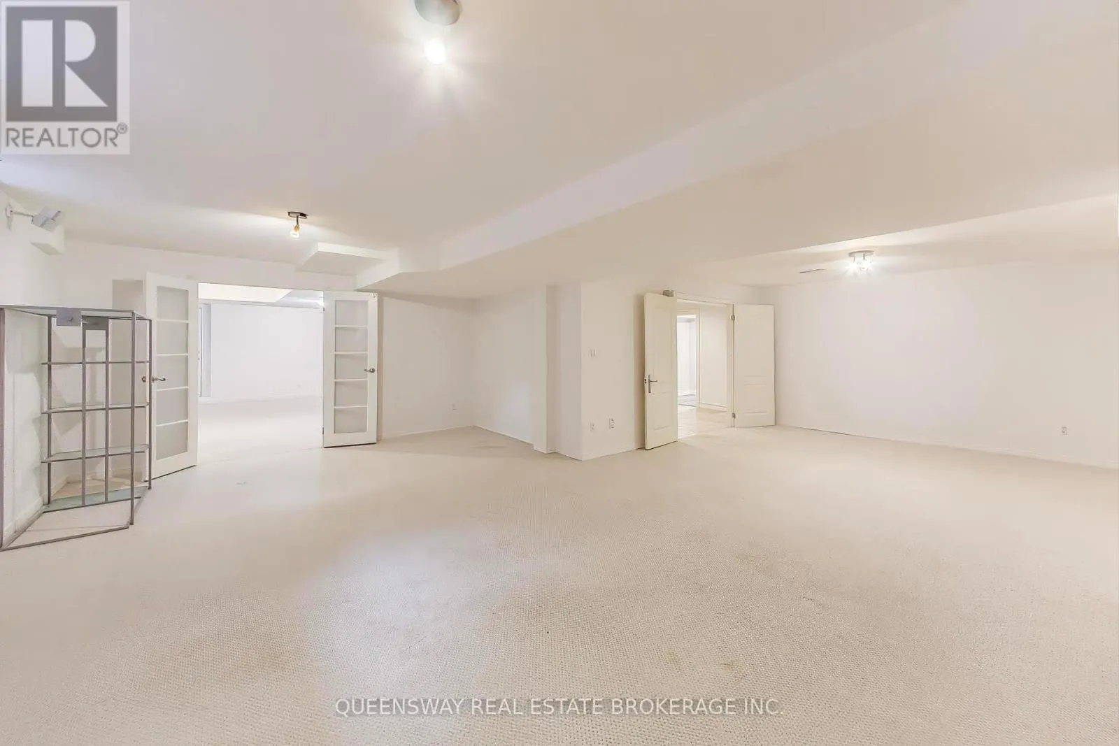 1371 CHRISEDEN DRIVE