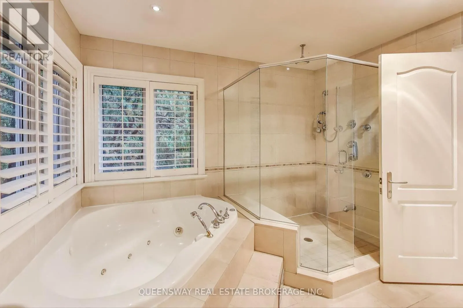 1371 CHRISEDEN DRIVE