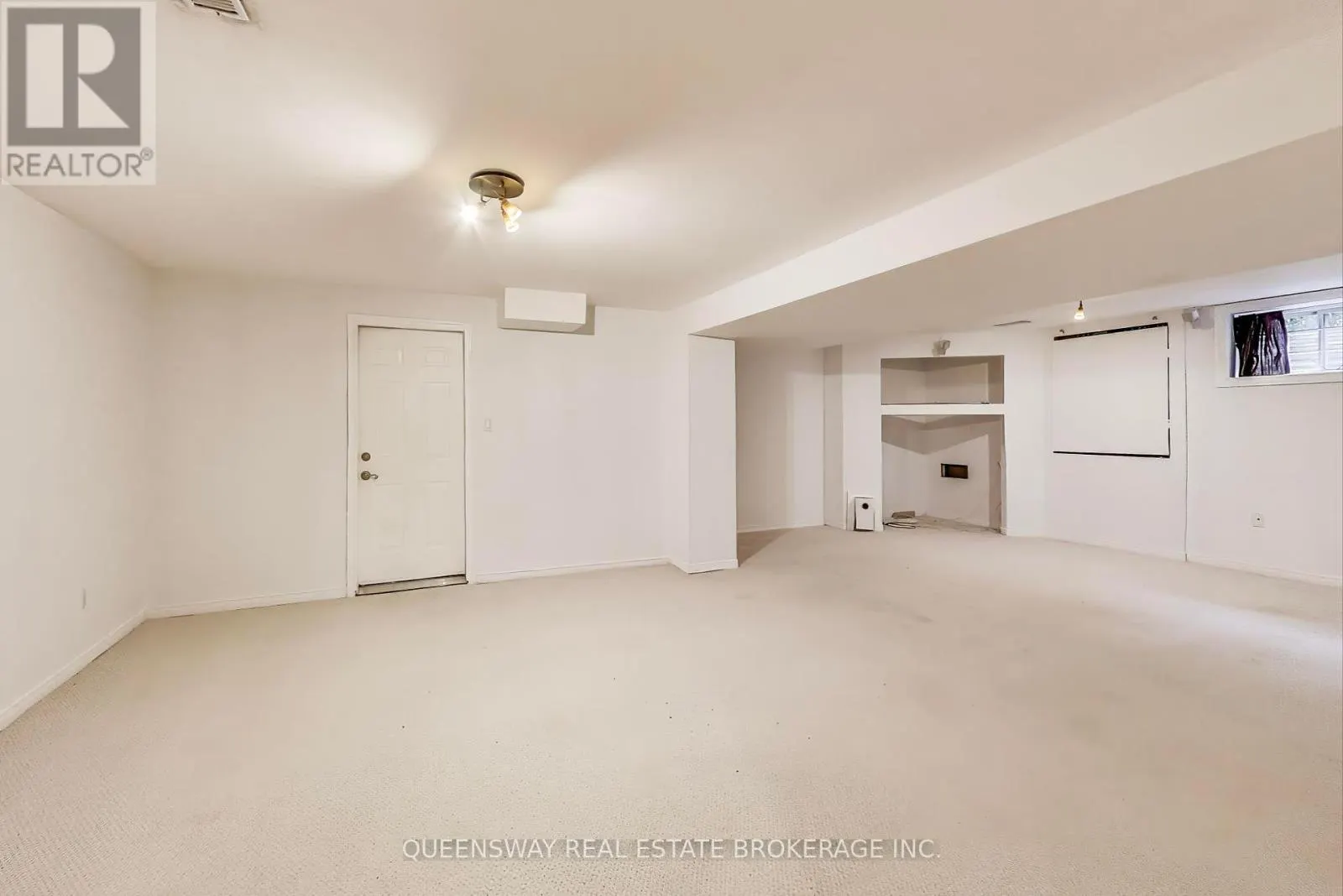 1371 CHRISEDEN DRIVE