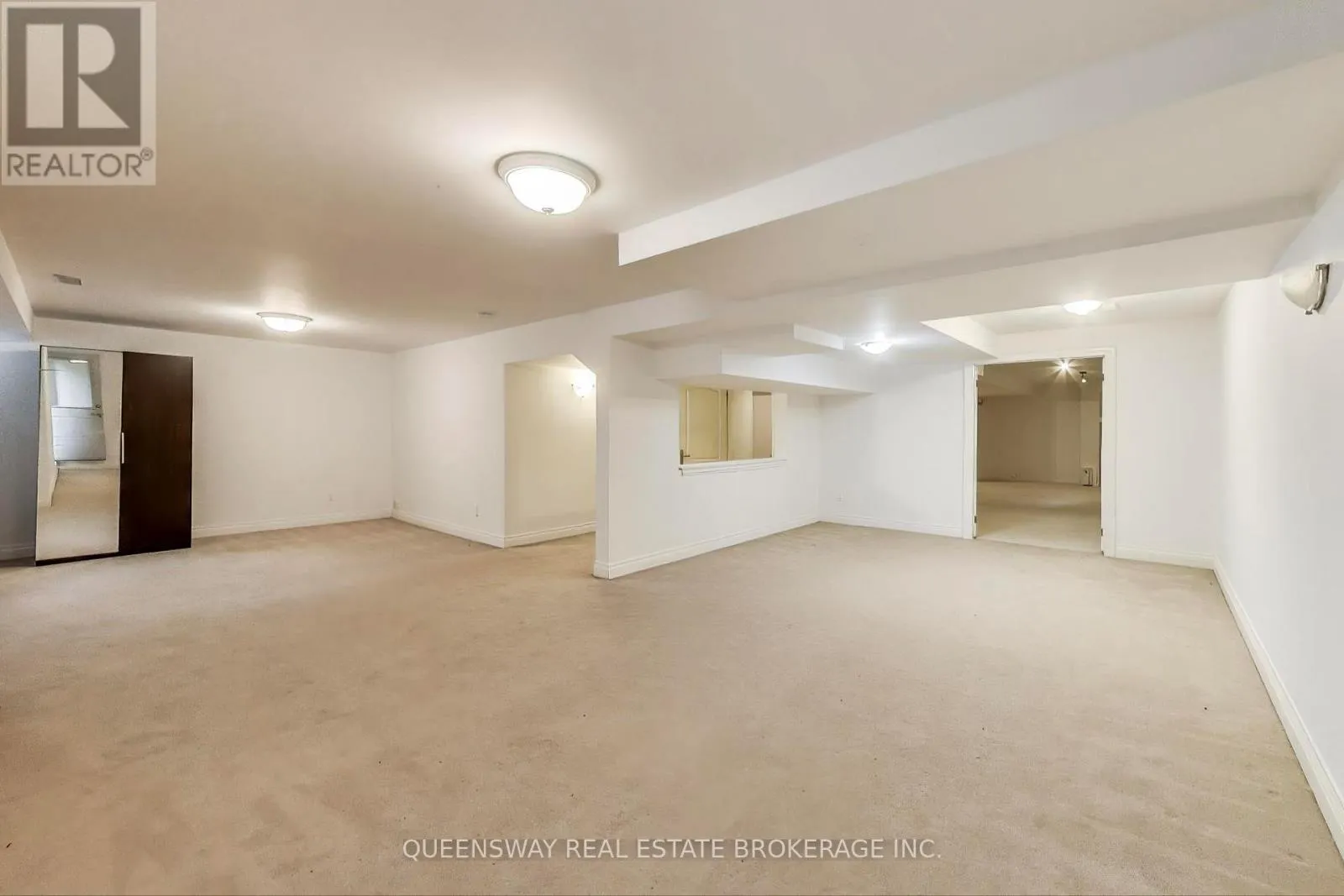1371 CHRISEDEN DRIVE