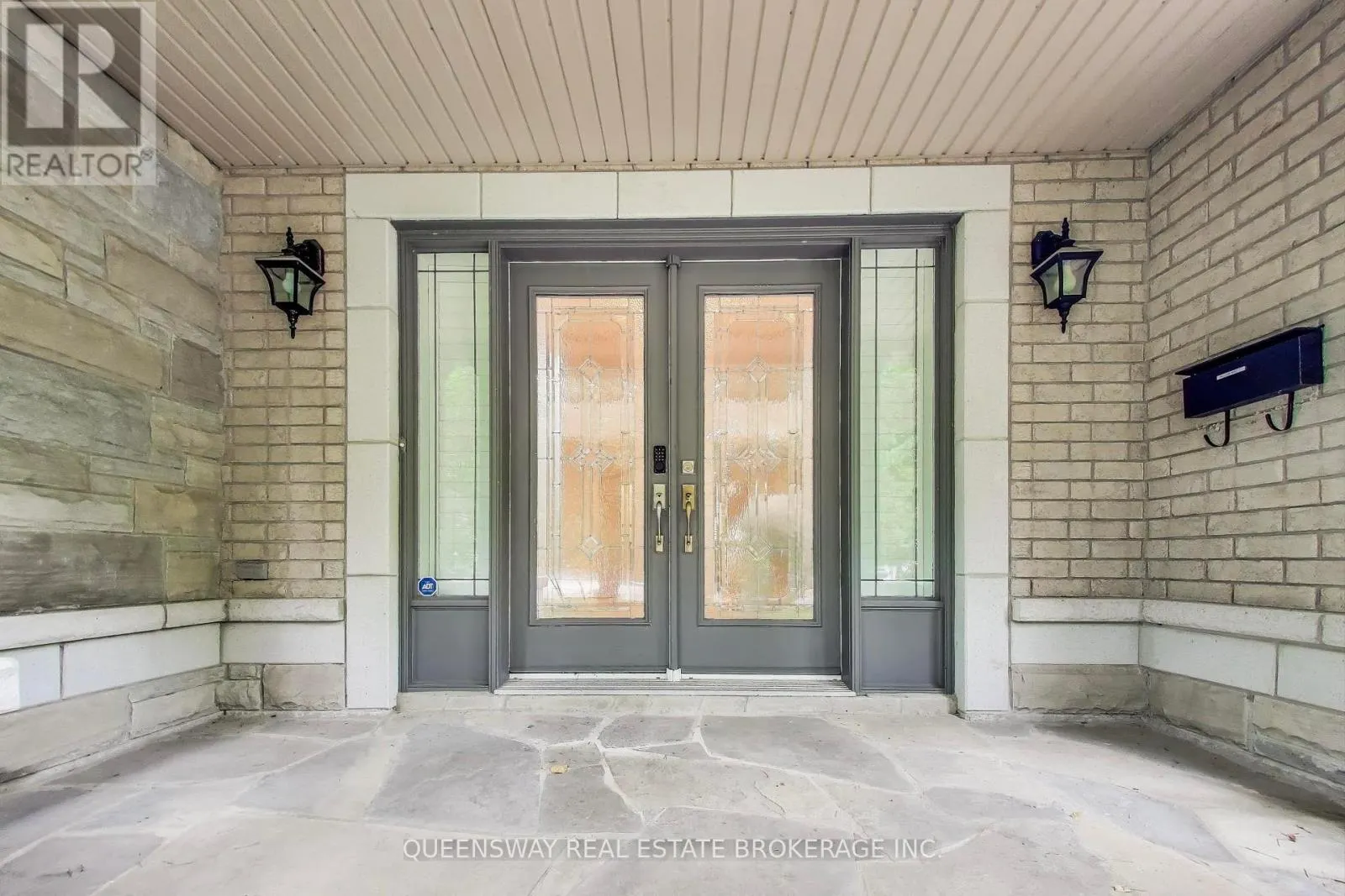 1371 CHRISEDEN DRIVE