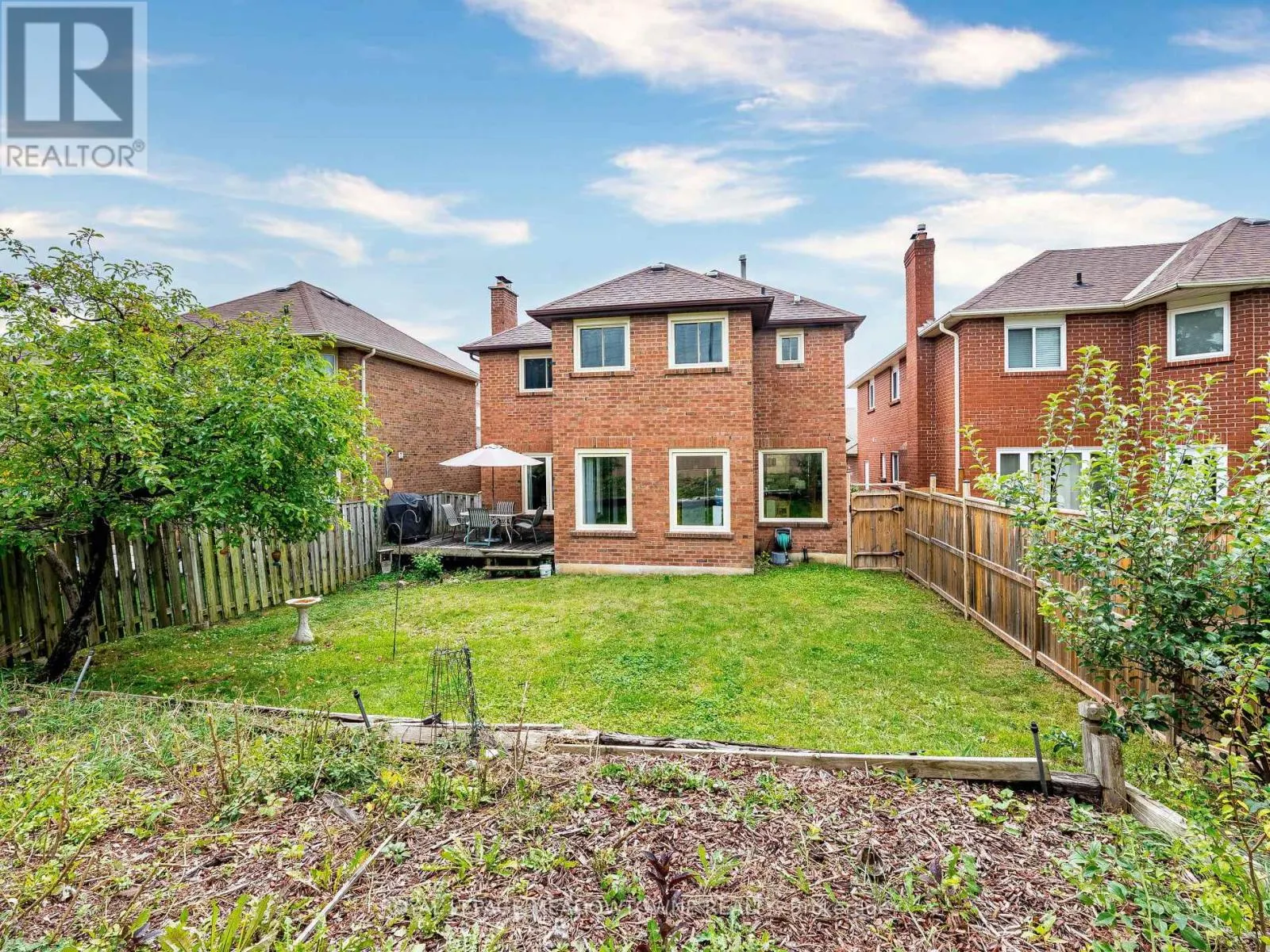 40 LORD SIMCOE DRIVE