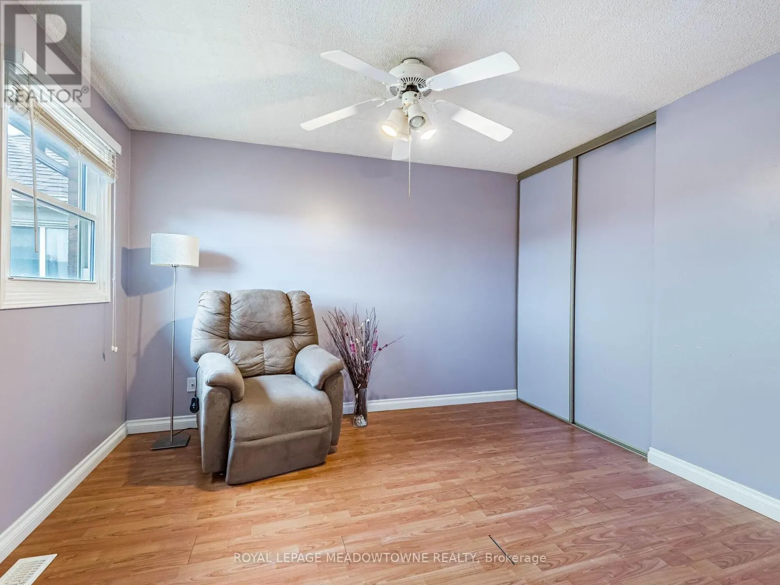 40 LORD SIMCOE DRIVE