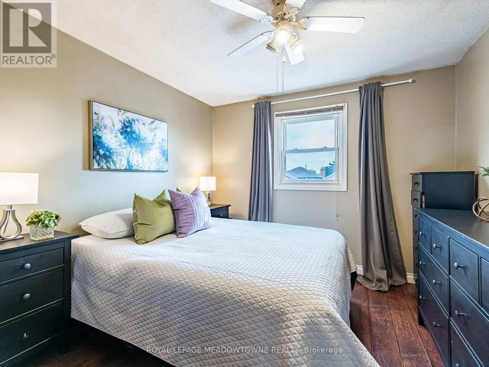40 LORD SIMCOE DRIVE
