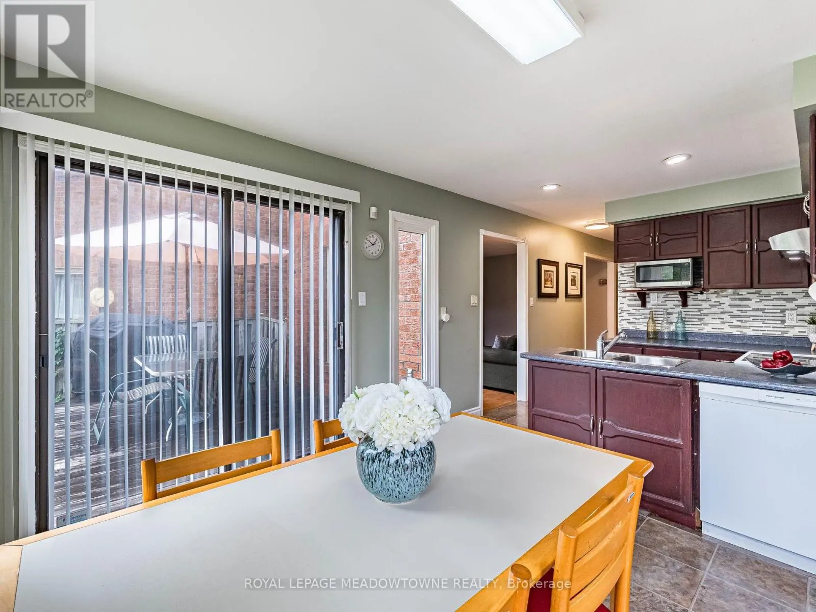 40 LORD SIMCOE DRIVE