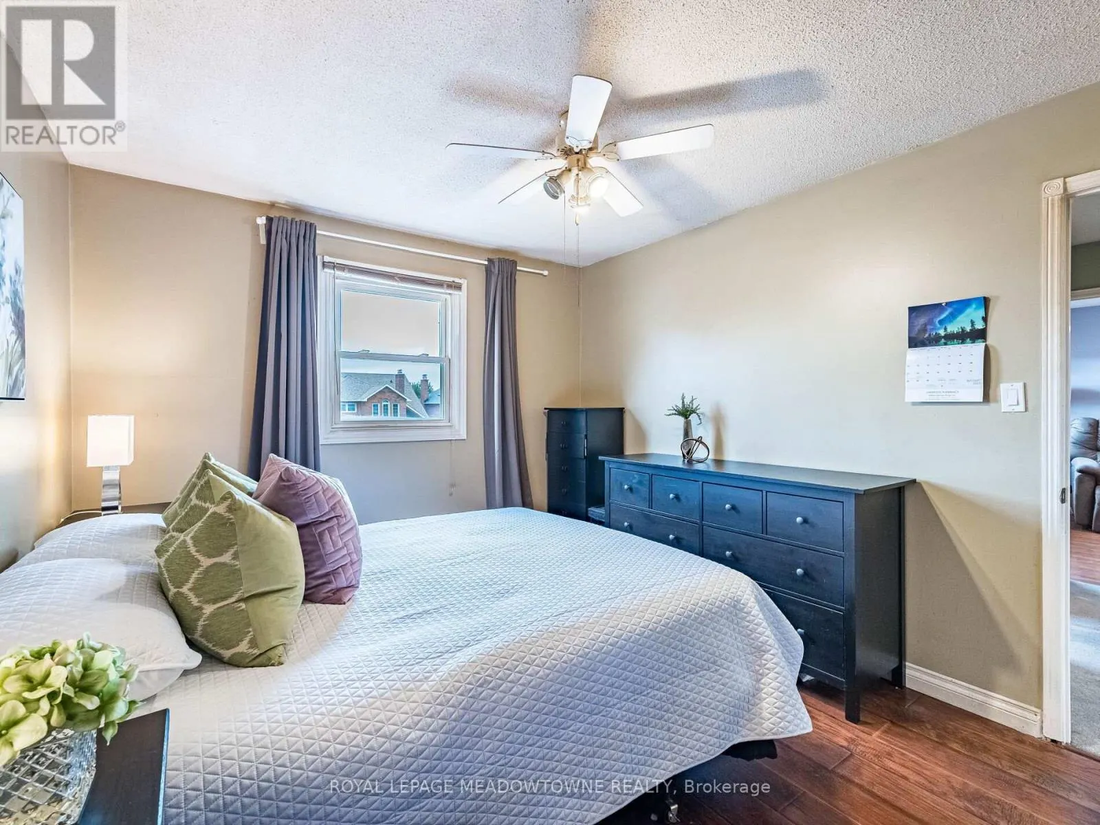 40 LORD SIMCOE DRIVE