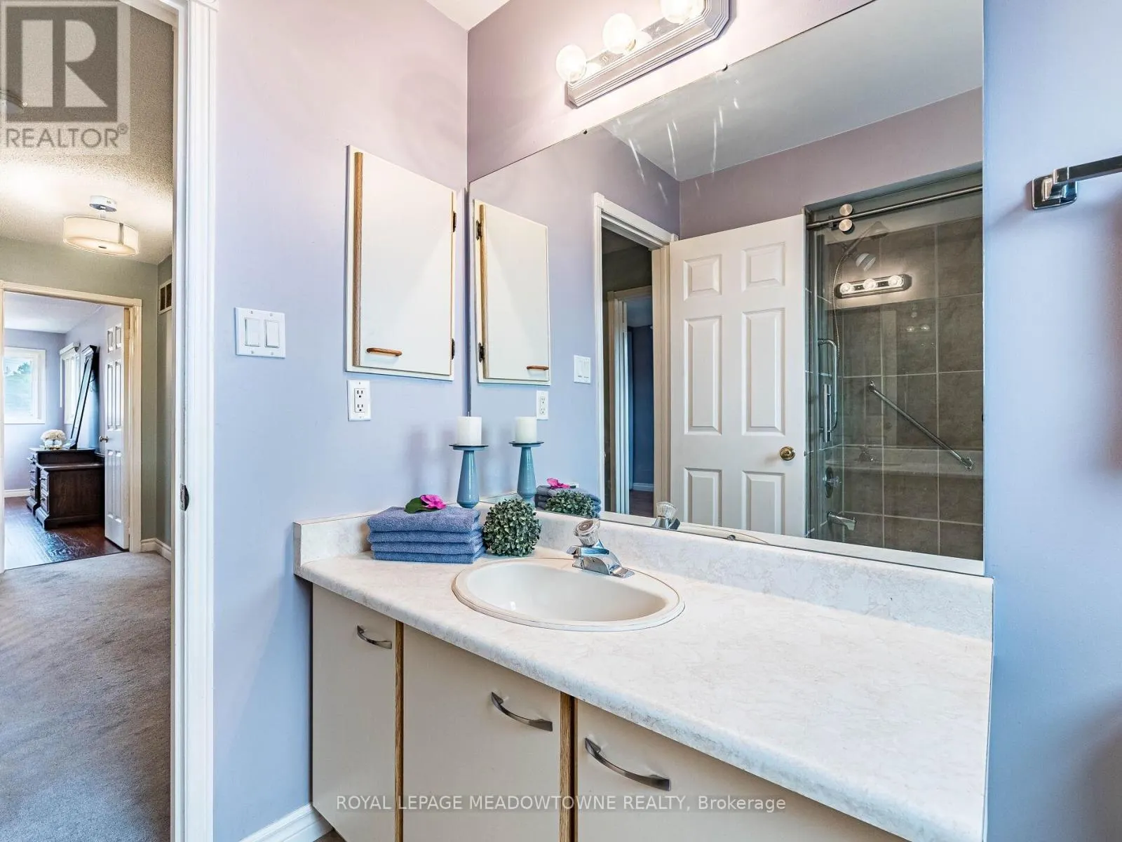 40 LORD SIMCOE DRIVE