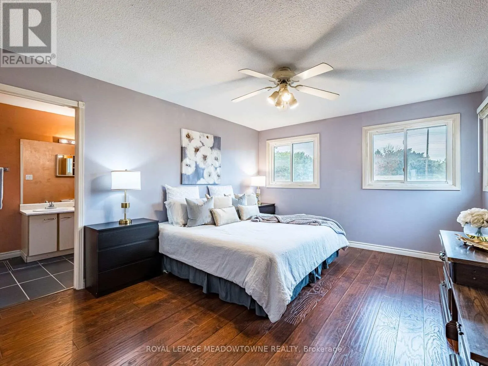 40 LORD SIMCOE DRIVE