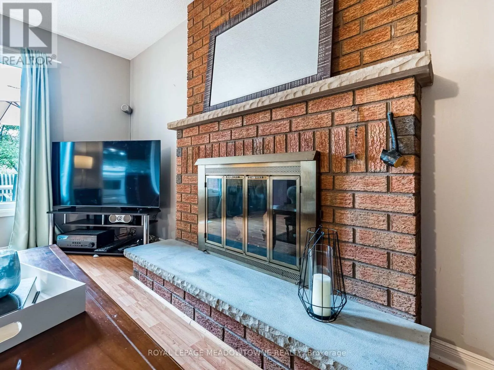 40 LORD SIMCOE DRIVE