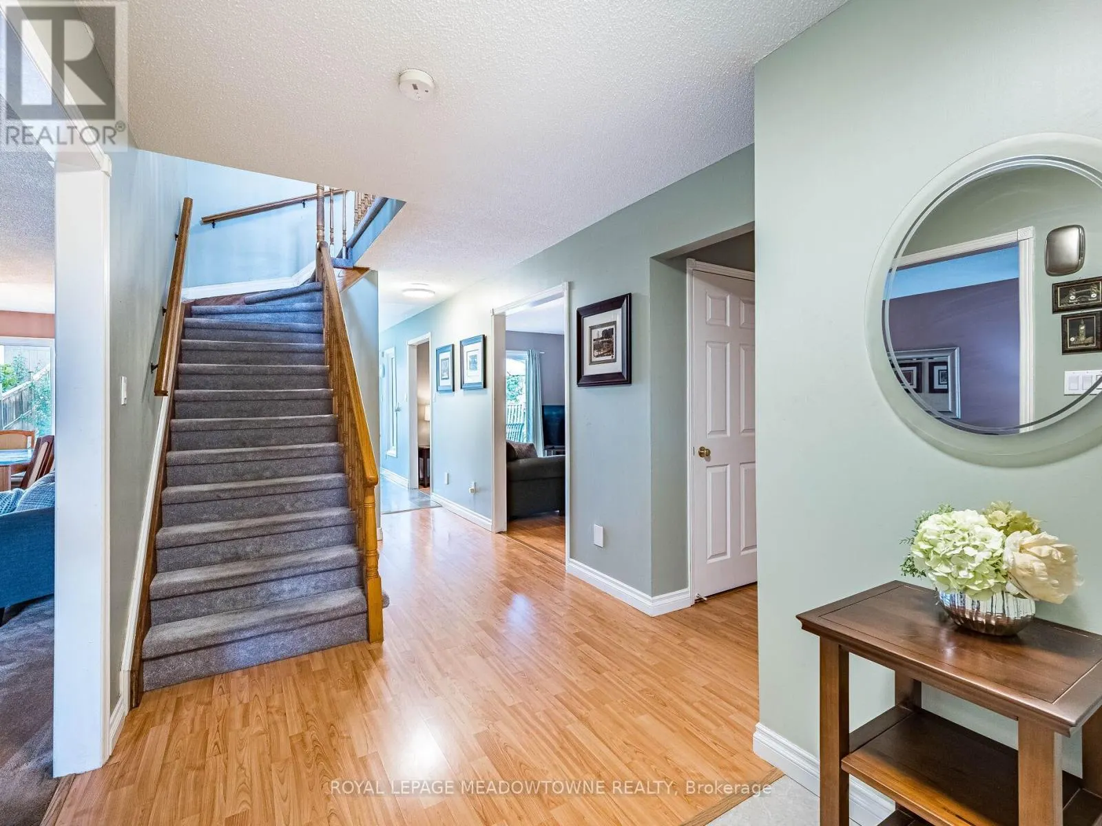 40 LORD SIMCOE DRIVE