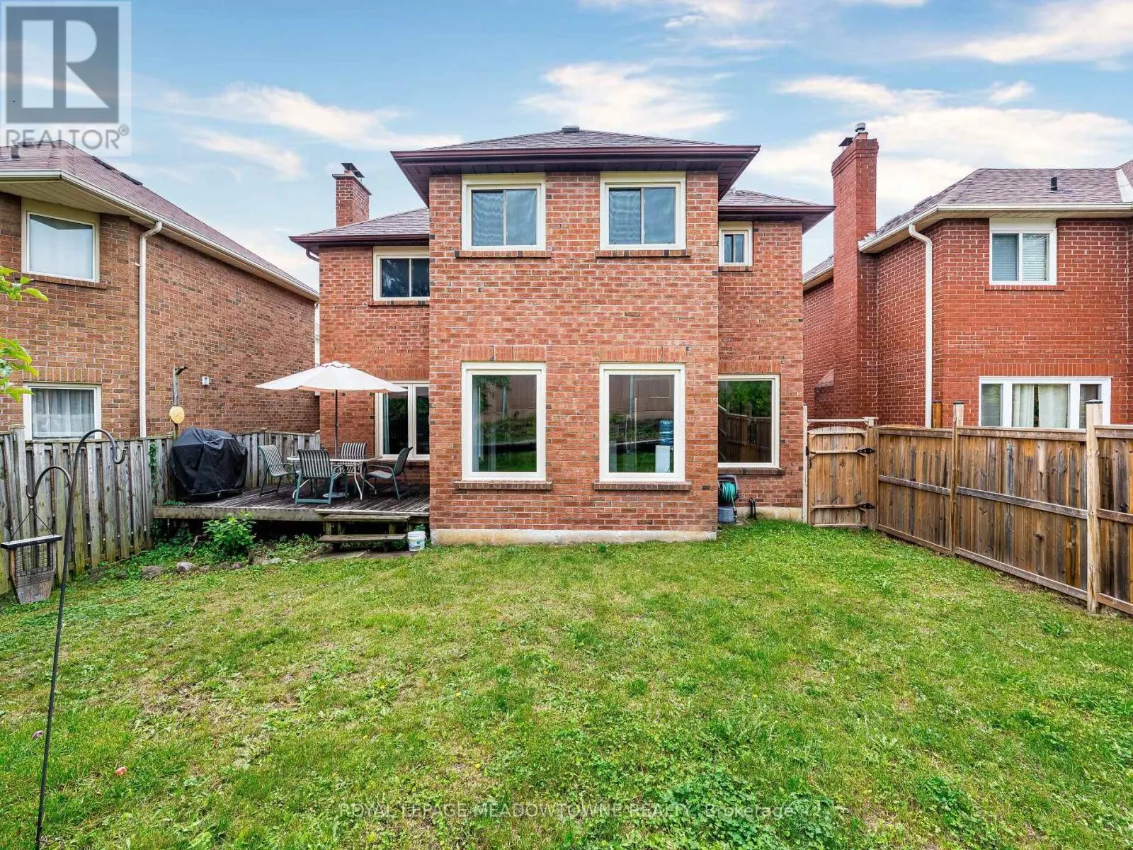 40 LORD SIMCOE DRIVE