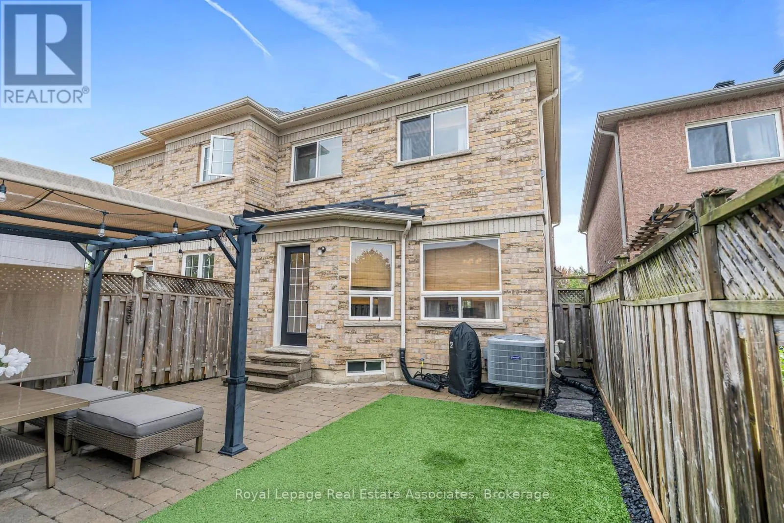 17 SNOWBERRY CRESCENT