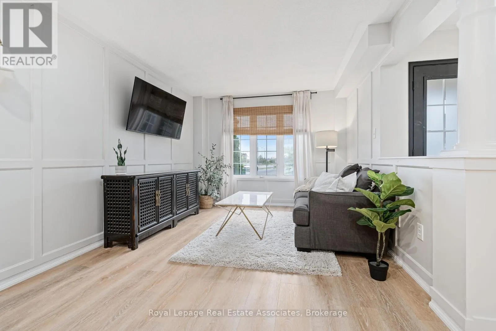 17 SNOWBERRY CRESCENT