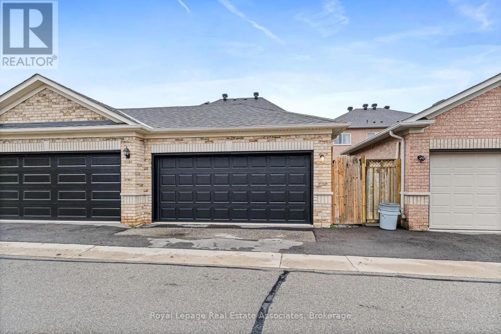 17 SNOWBERRY CRESCENT