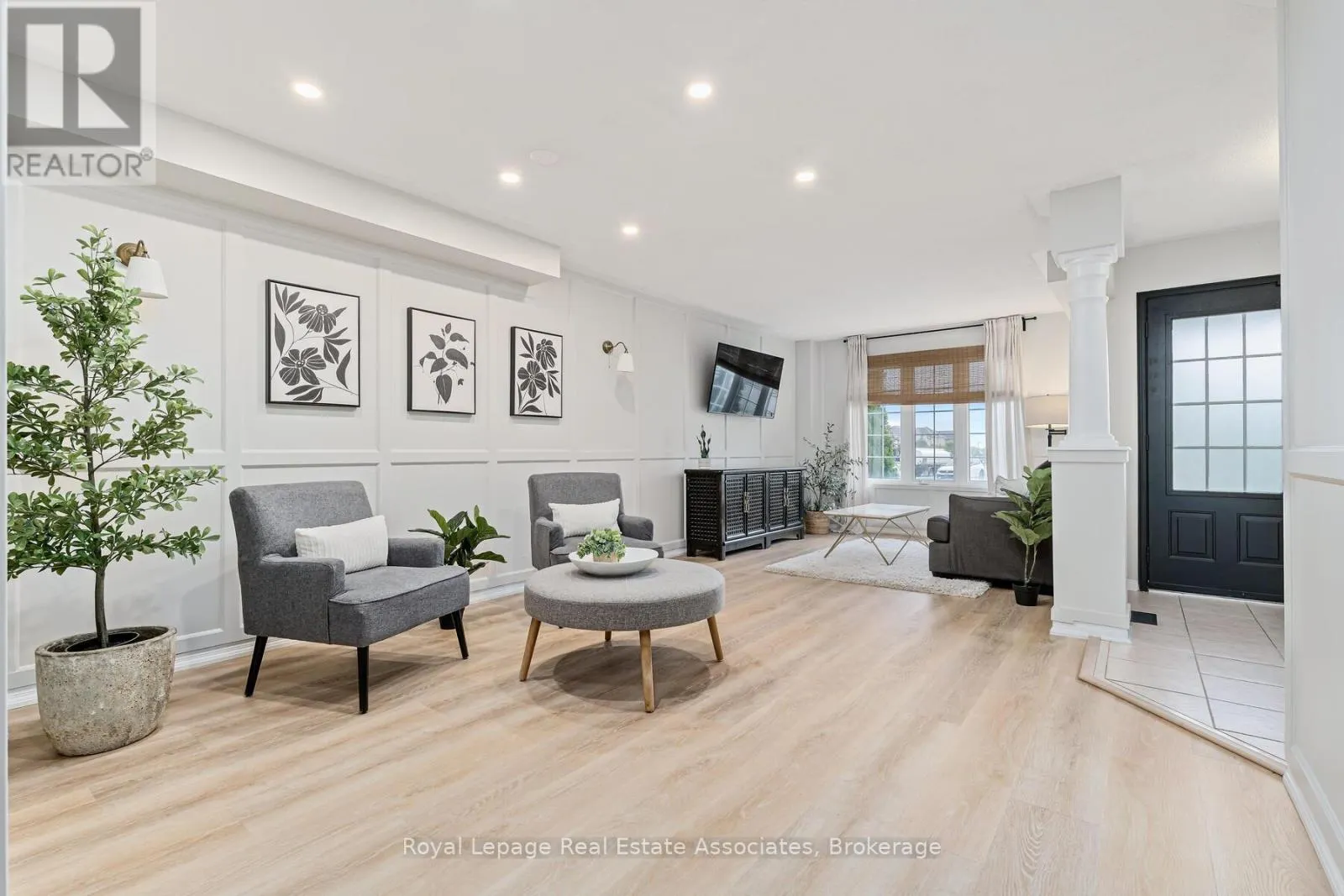 17 SNOWBERRY CRESCENT