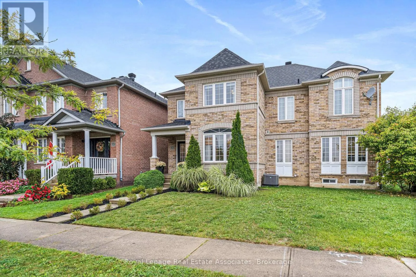 17 SNOWBERRY CRESCENT
