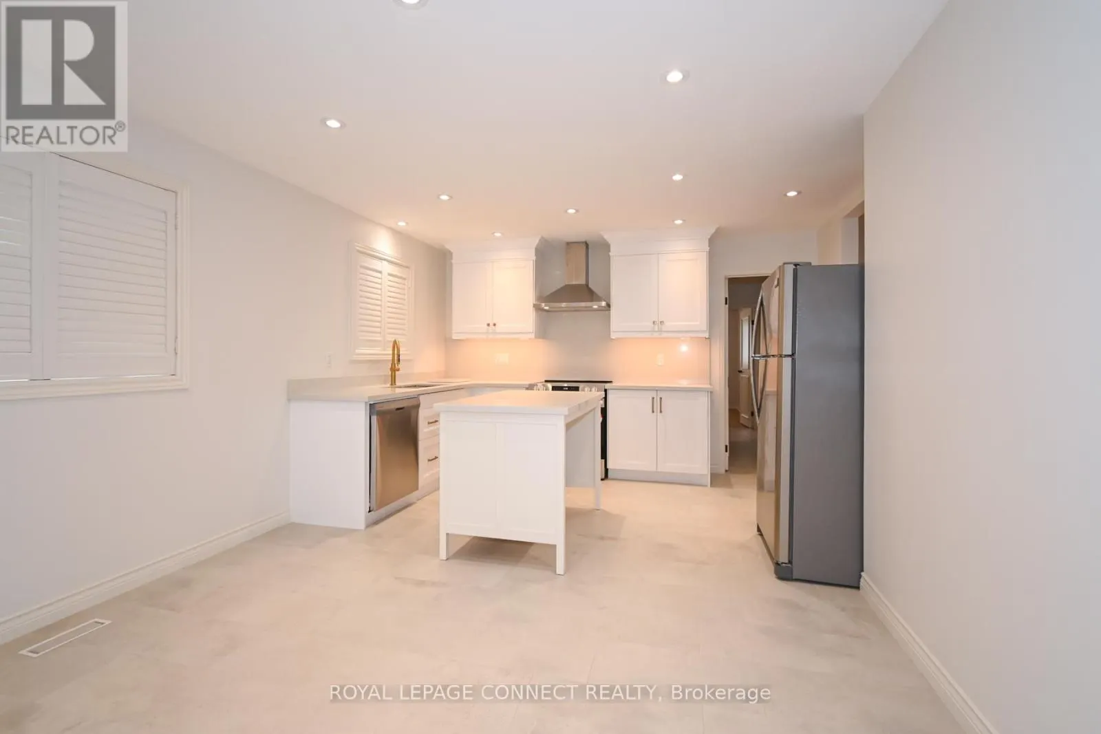 MAIN LEVEL - 28 JOHN LINDSAY COURT