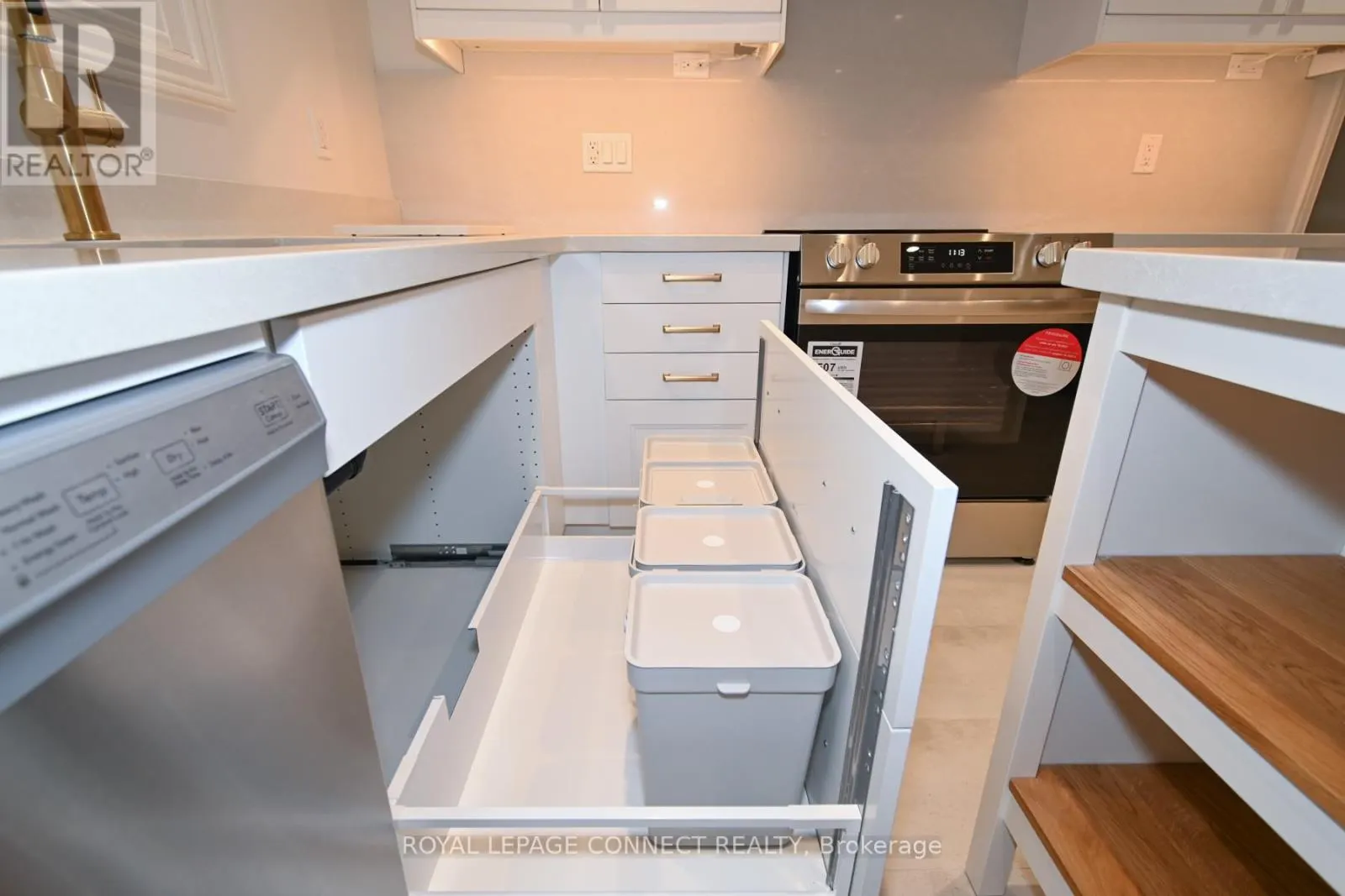 MAIN LEVEL - 28 JOHN LINDSAY COURT