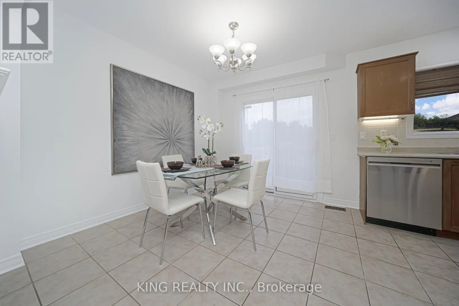 34 DEWRIDGE COURT