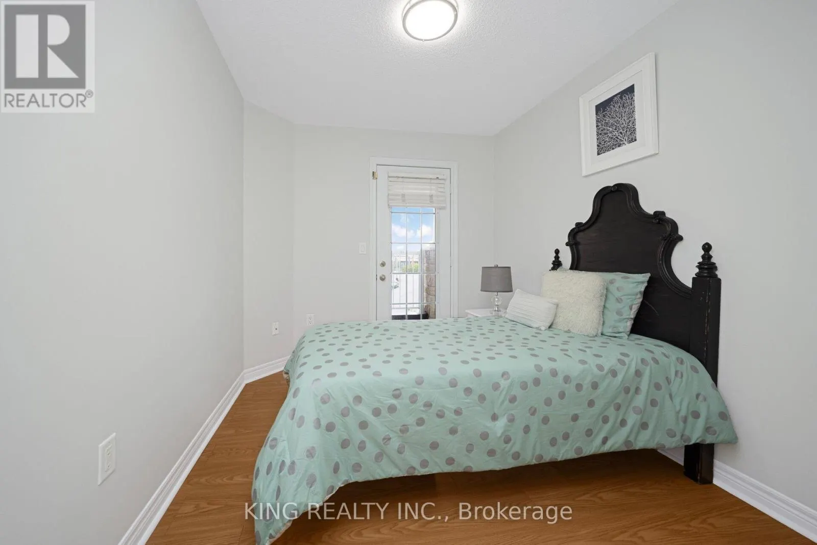 34 DEWRIDGE COURT