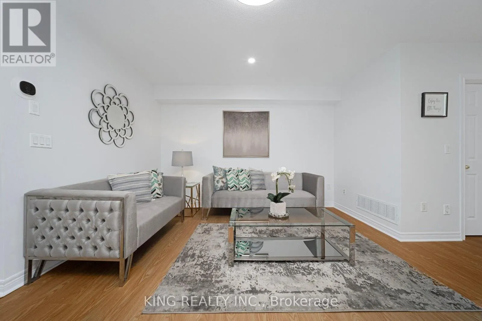 34 DEWRIDGE COURT