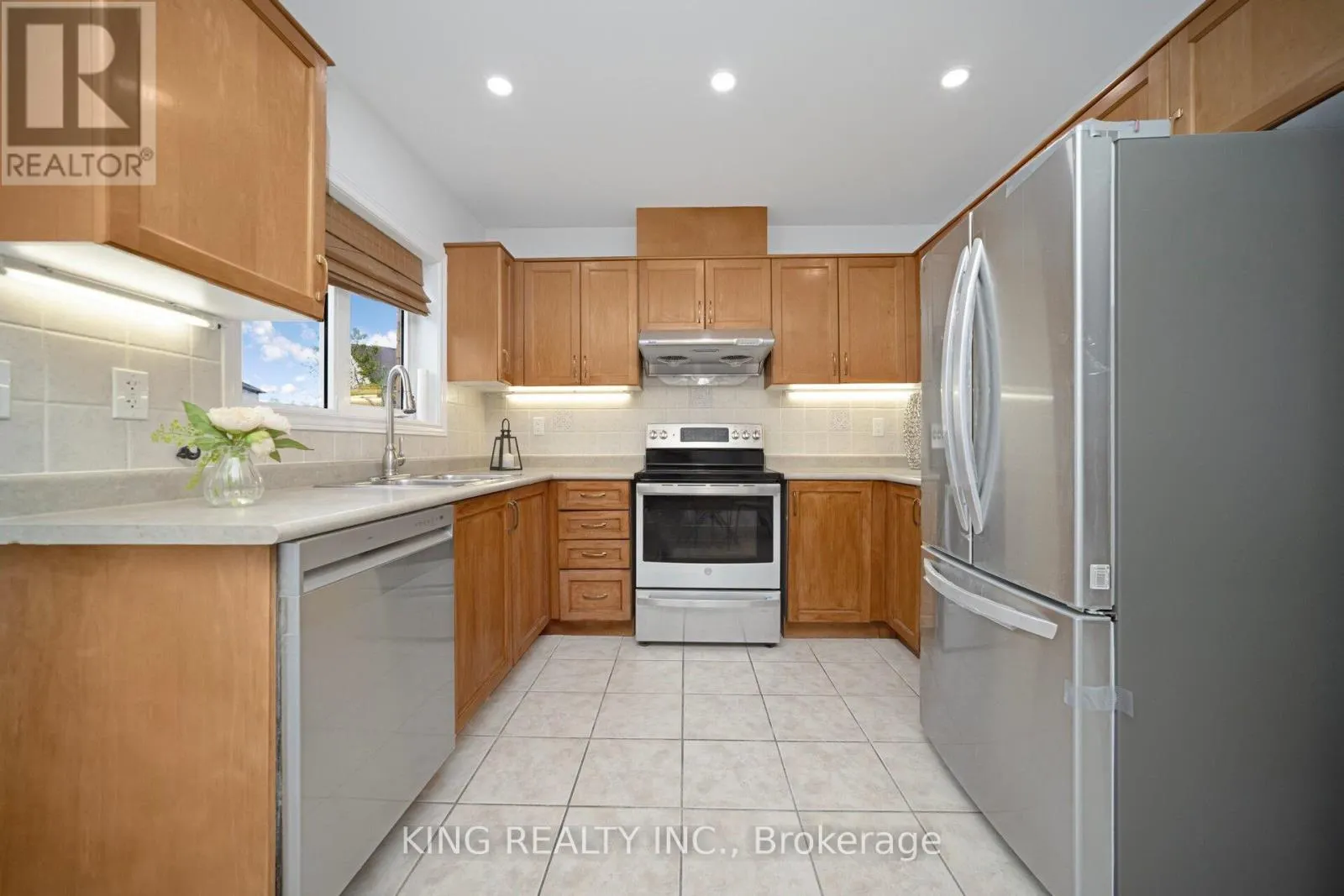 34 DEWRIDGE COURT