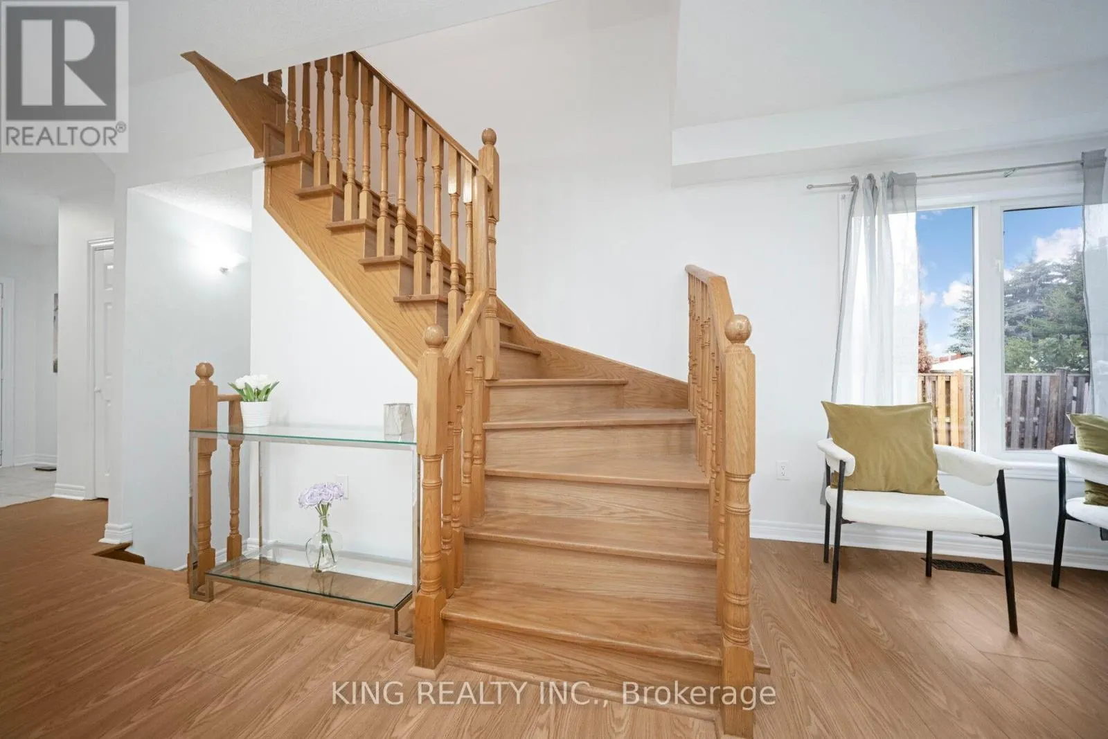 34 DEWRIDGE COURT