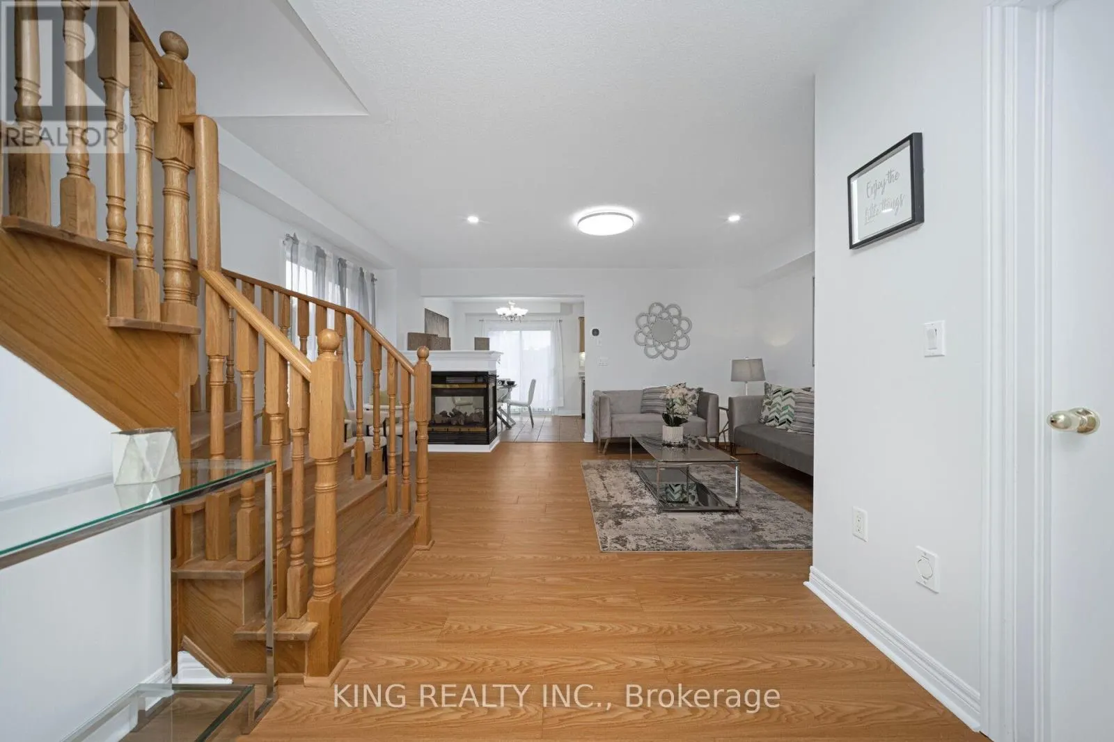 34 DEWRIDGE COURT