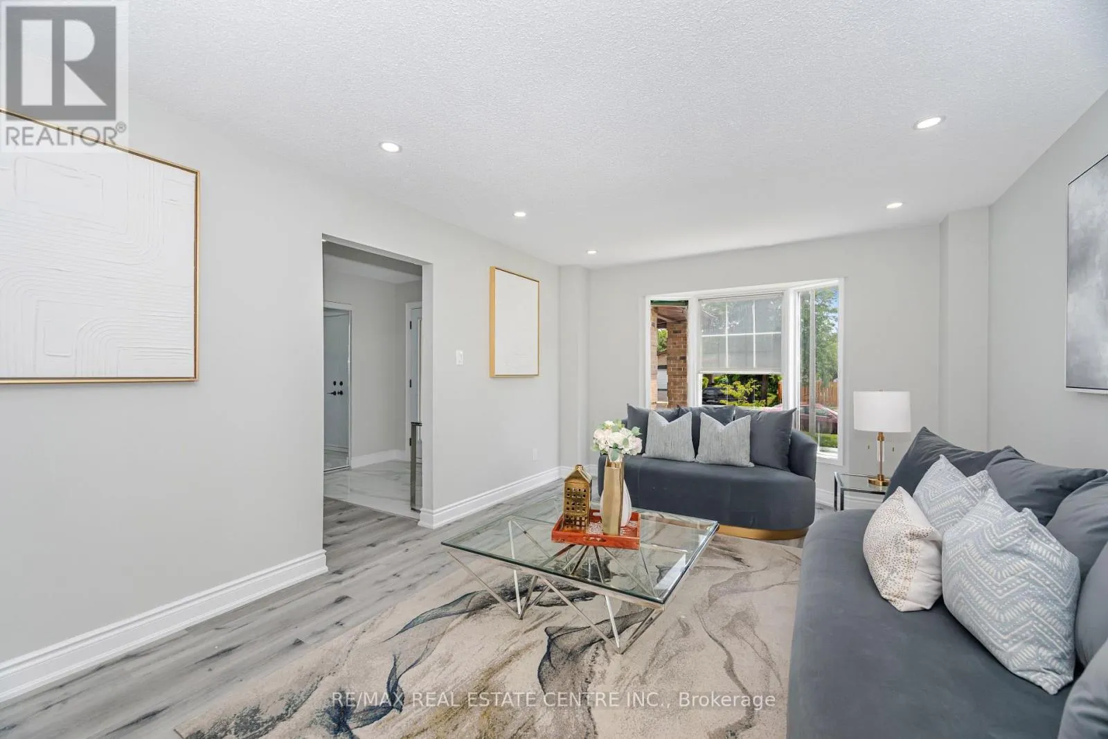 76 MOFFATT AVENUE