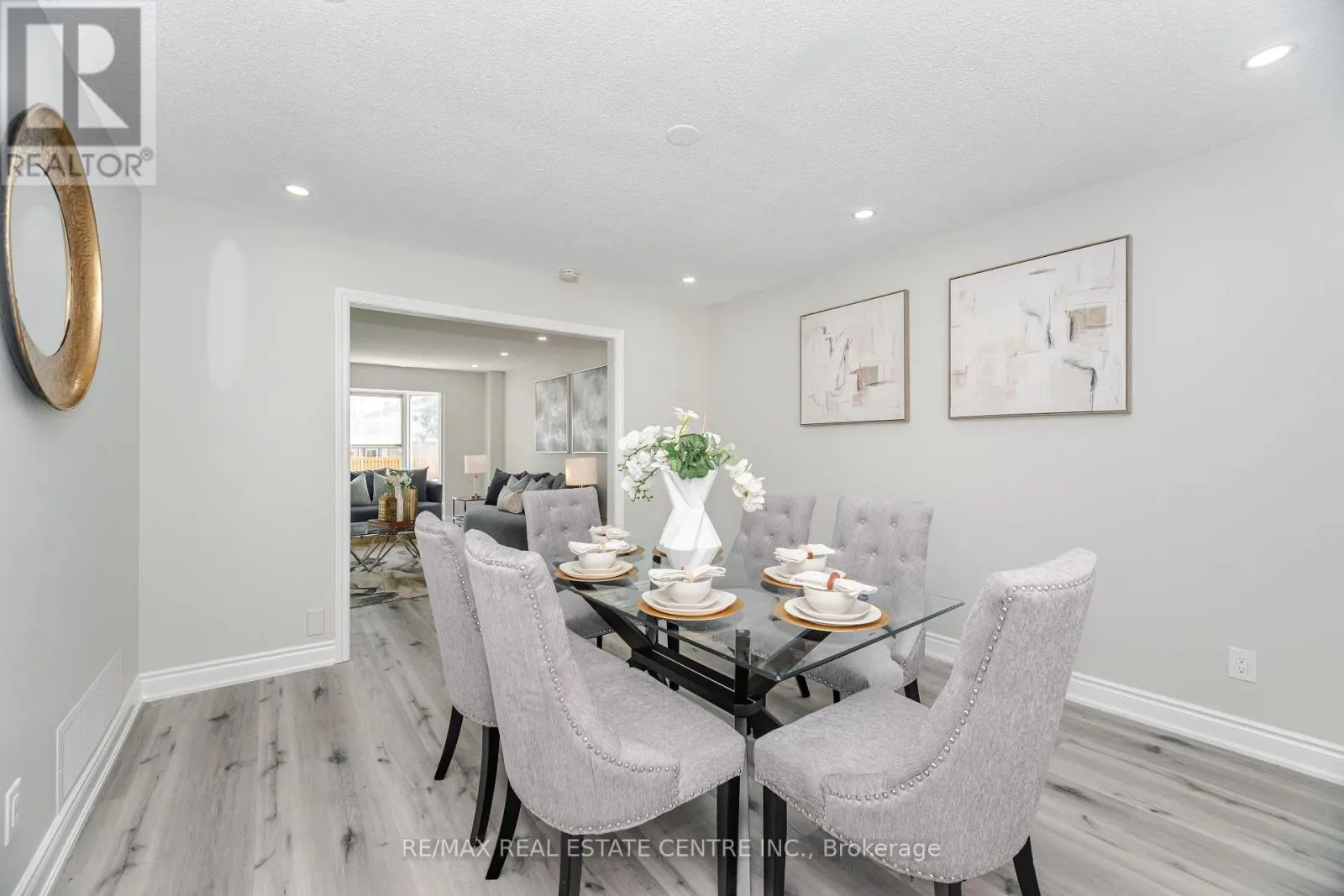 76 MOFFATT AVENUE