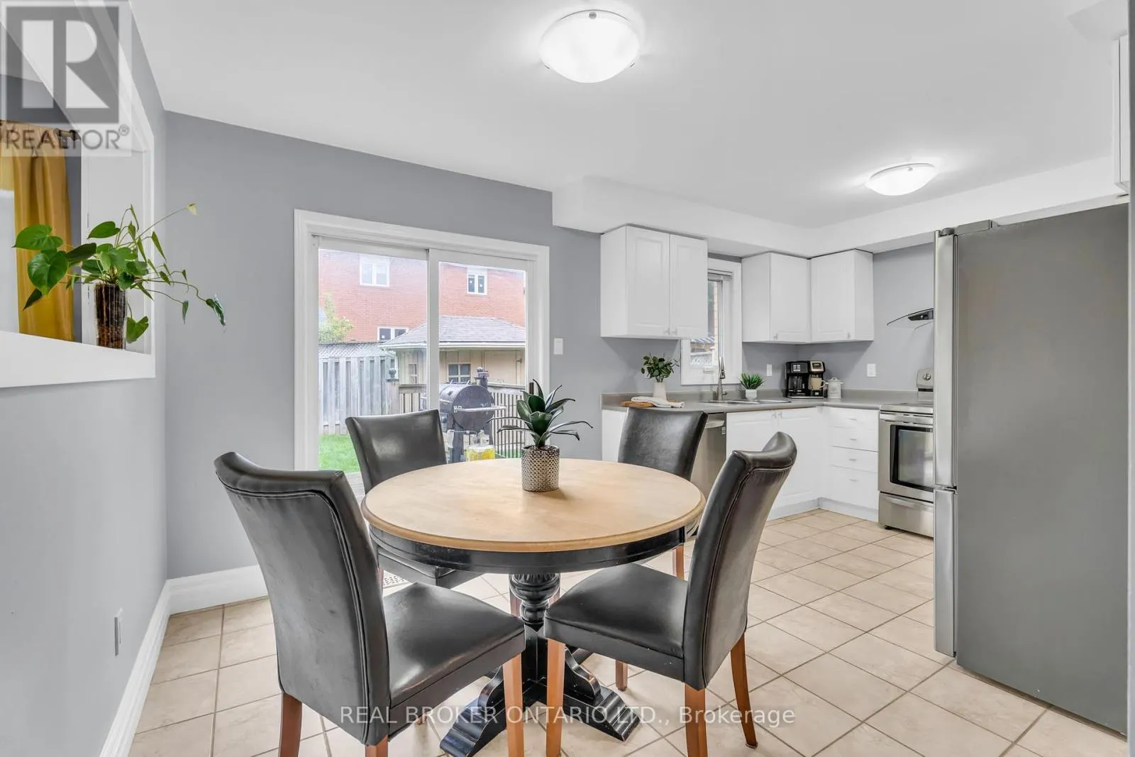 309 HOWARD CRESCENT