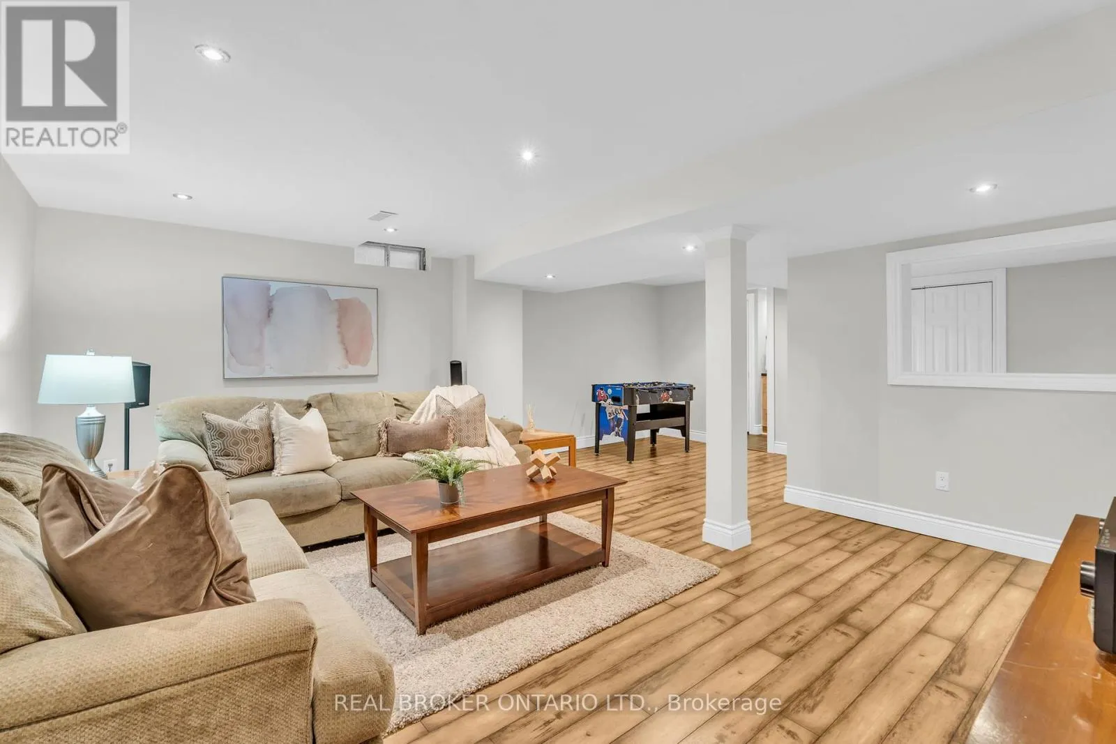 309 HOWARD CRESCENT