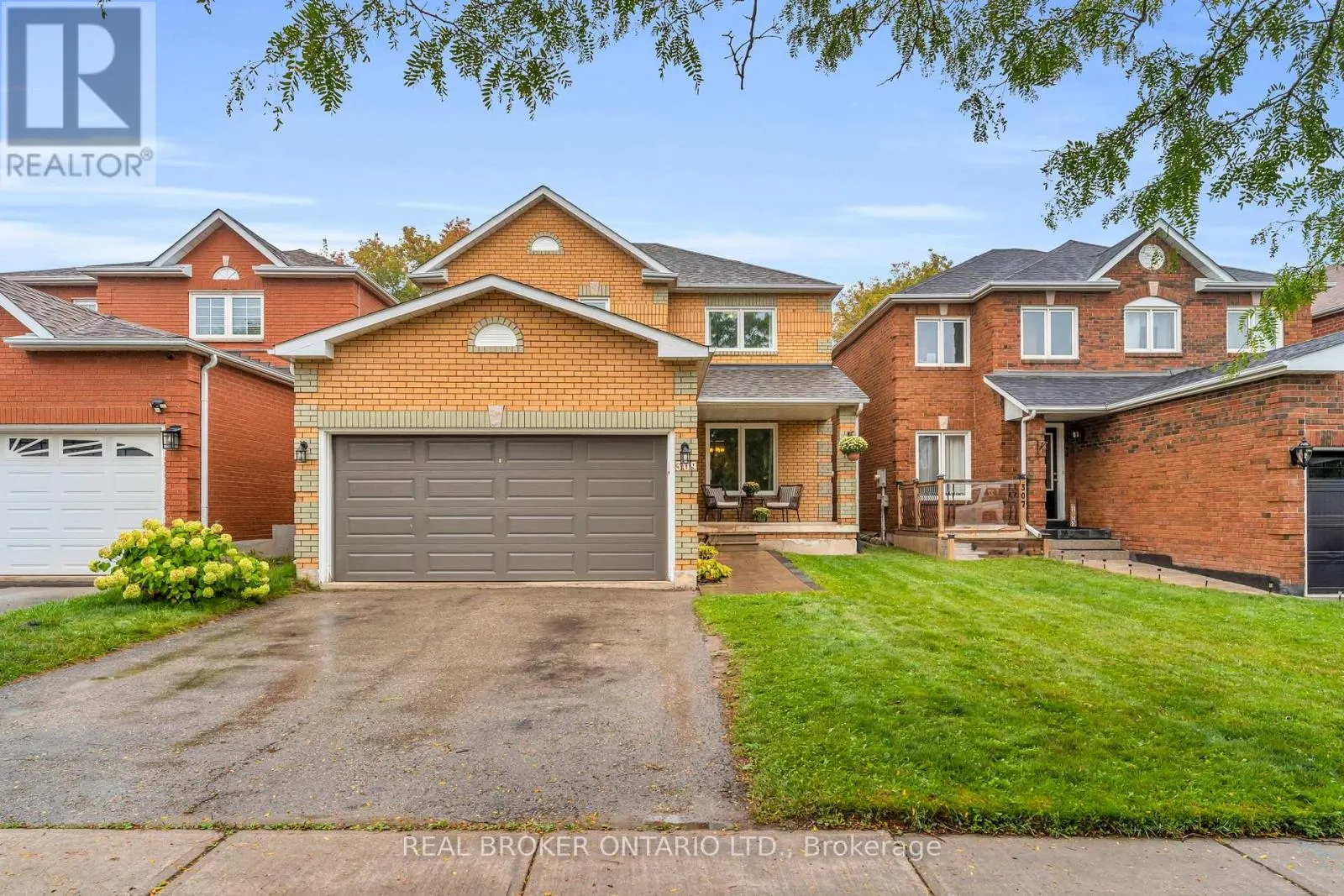 309 HOWARD CRESCENT