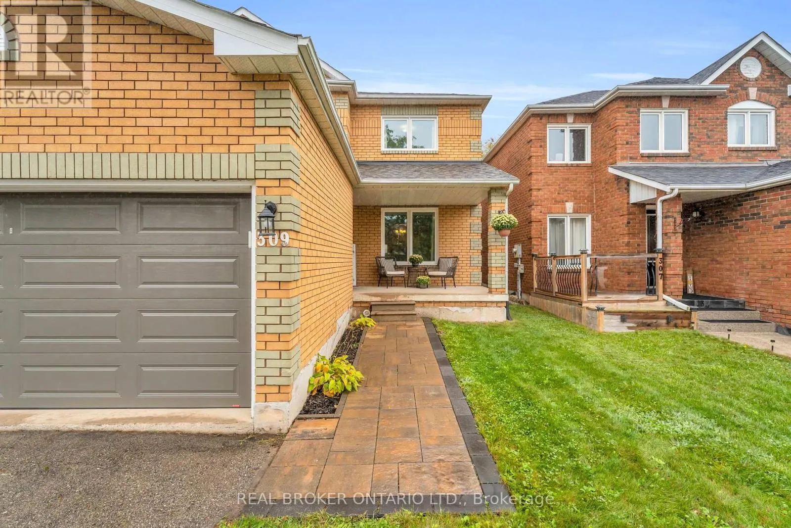 309 HOWARD CRESCENT