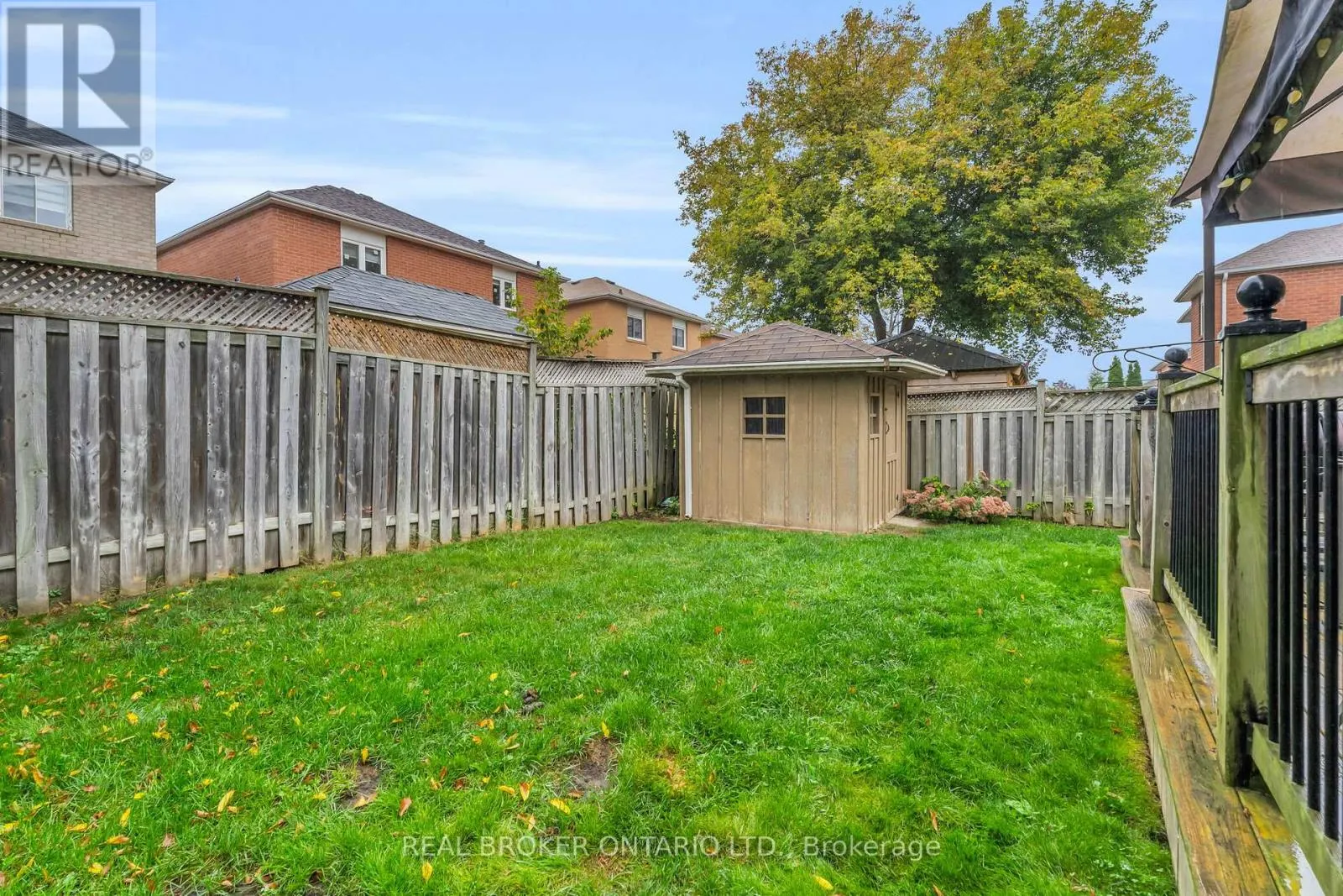 309 HOWARD CRESCENT