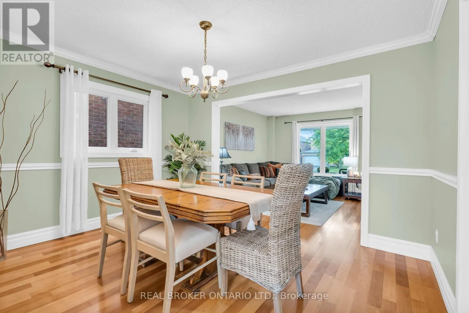 309 HOWARD CRESCENT