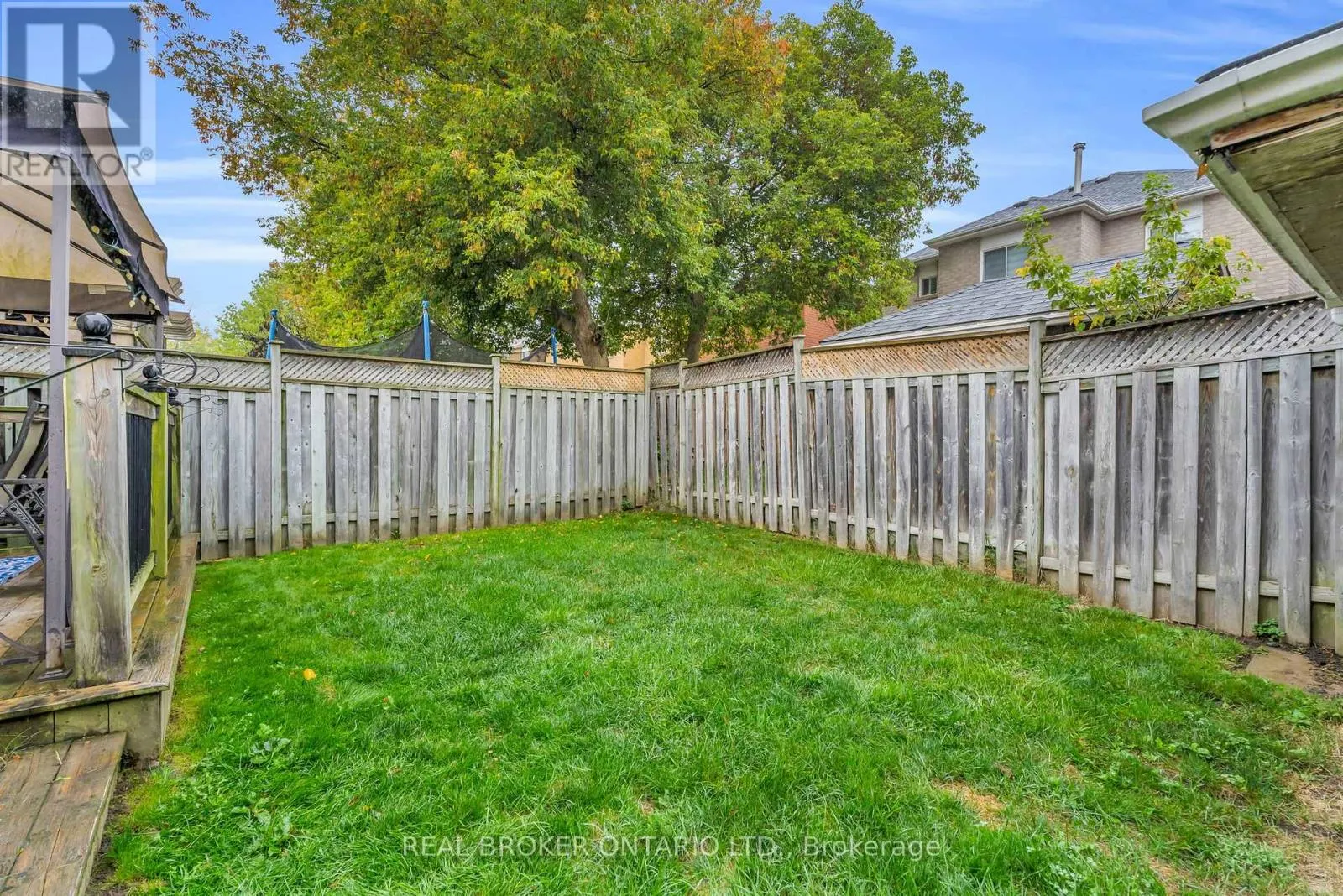 309 HOWARD CRESCENT