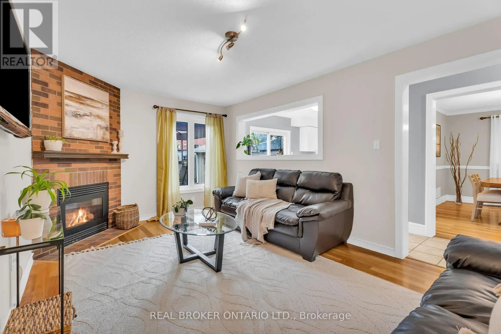 309 HOWARD CRESCENT