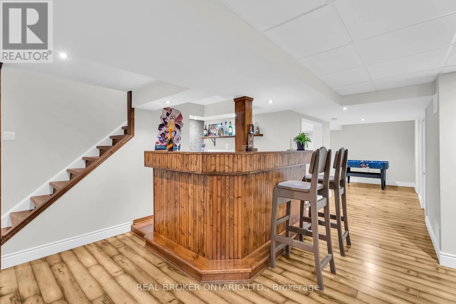 309 HOWARD CRESCENT