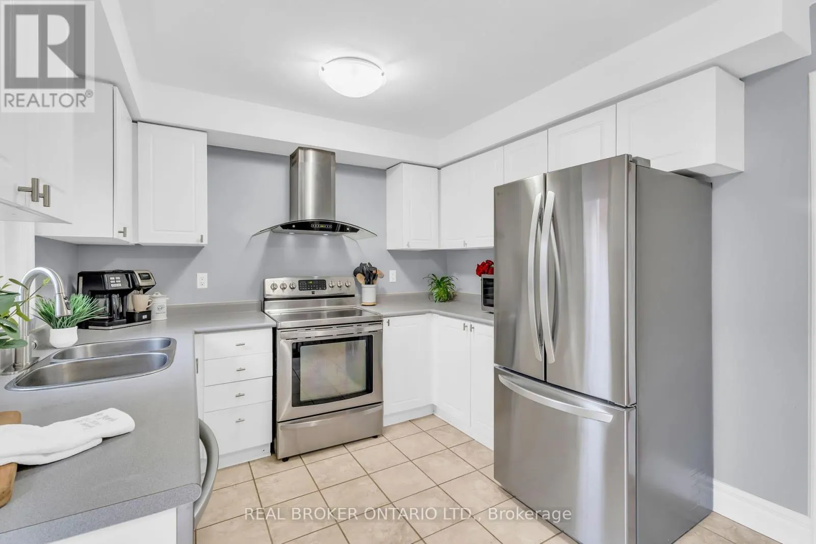 309 HOWARD CRESCENT
