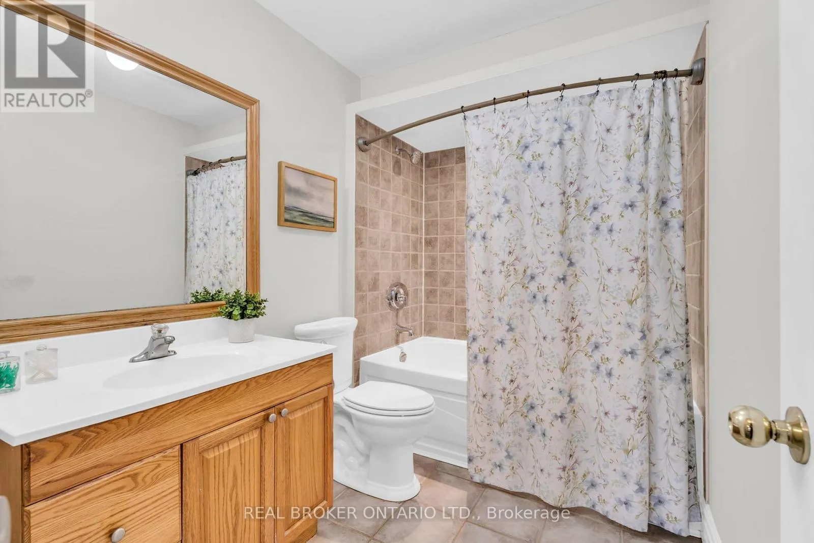 309 HOWARD CRESCENT