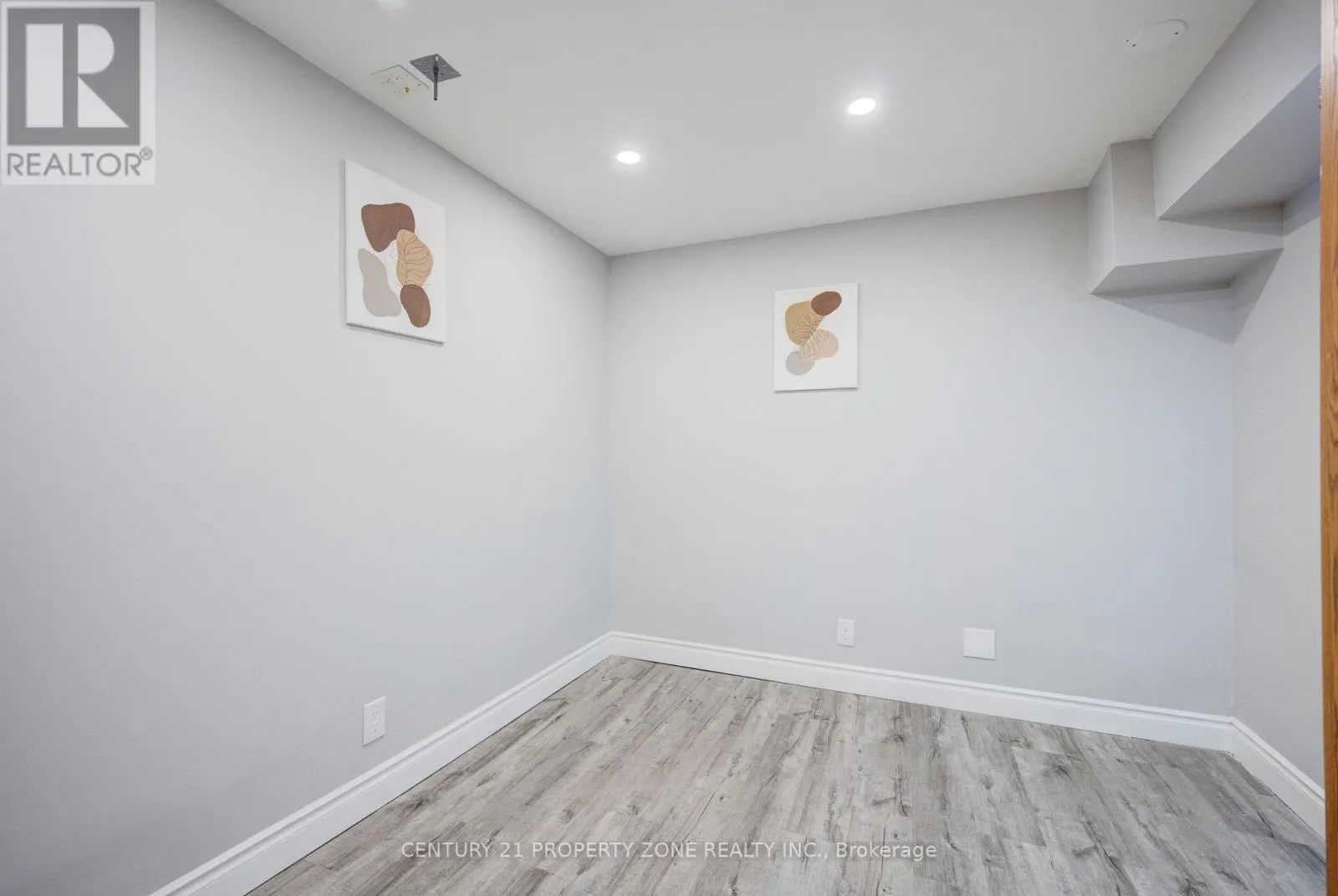 2 CORTEZ COURT