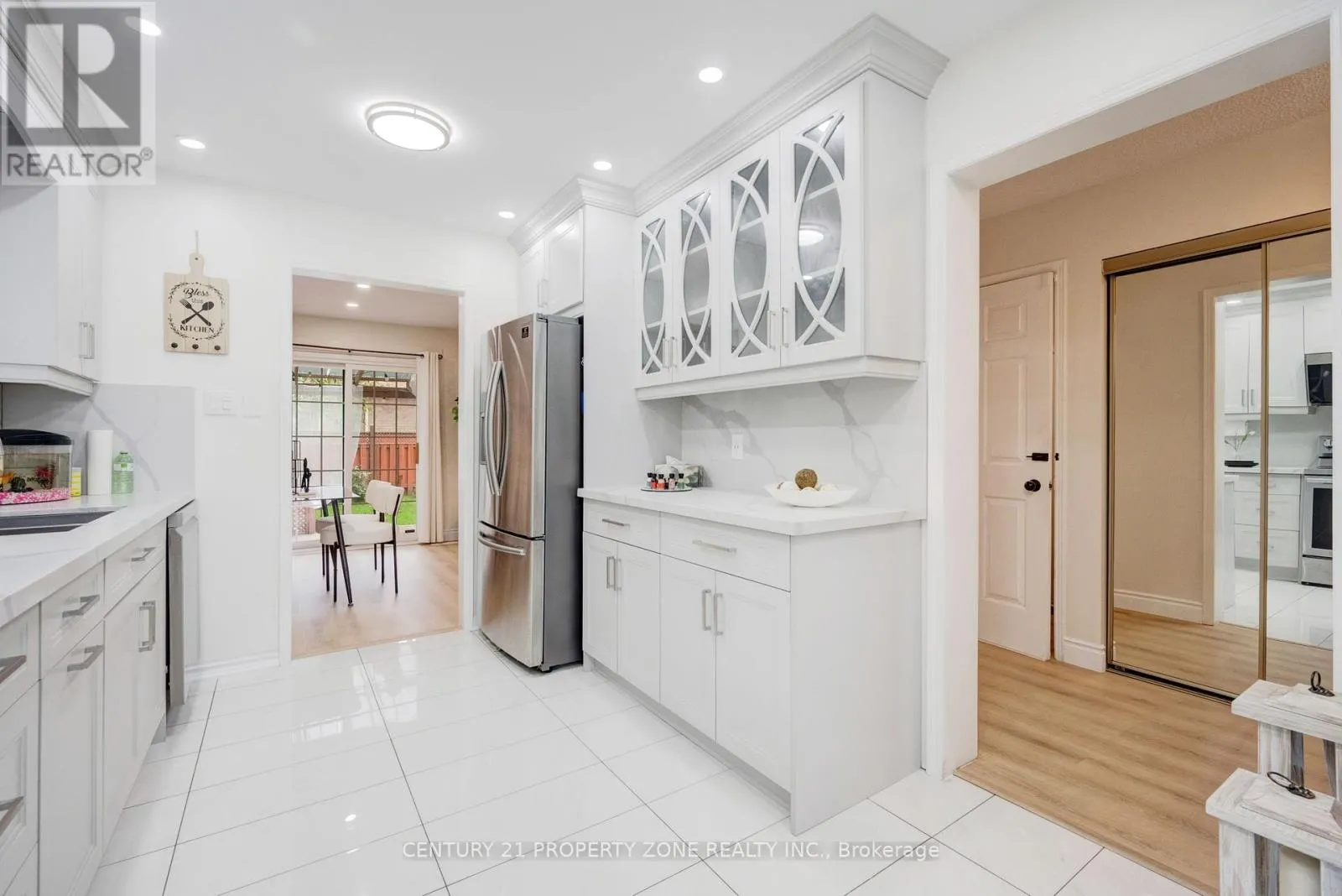 2 CORTEZ COURT