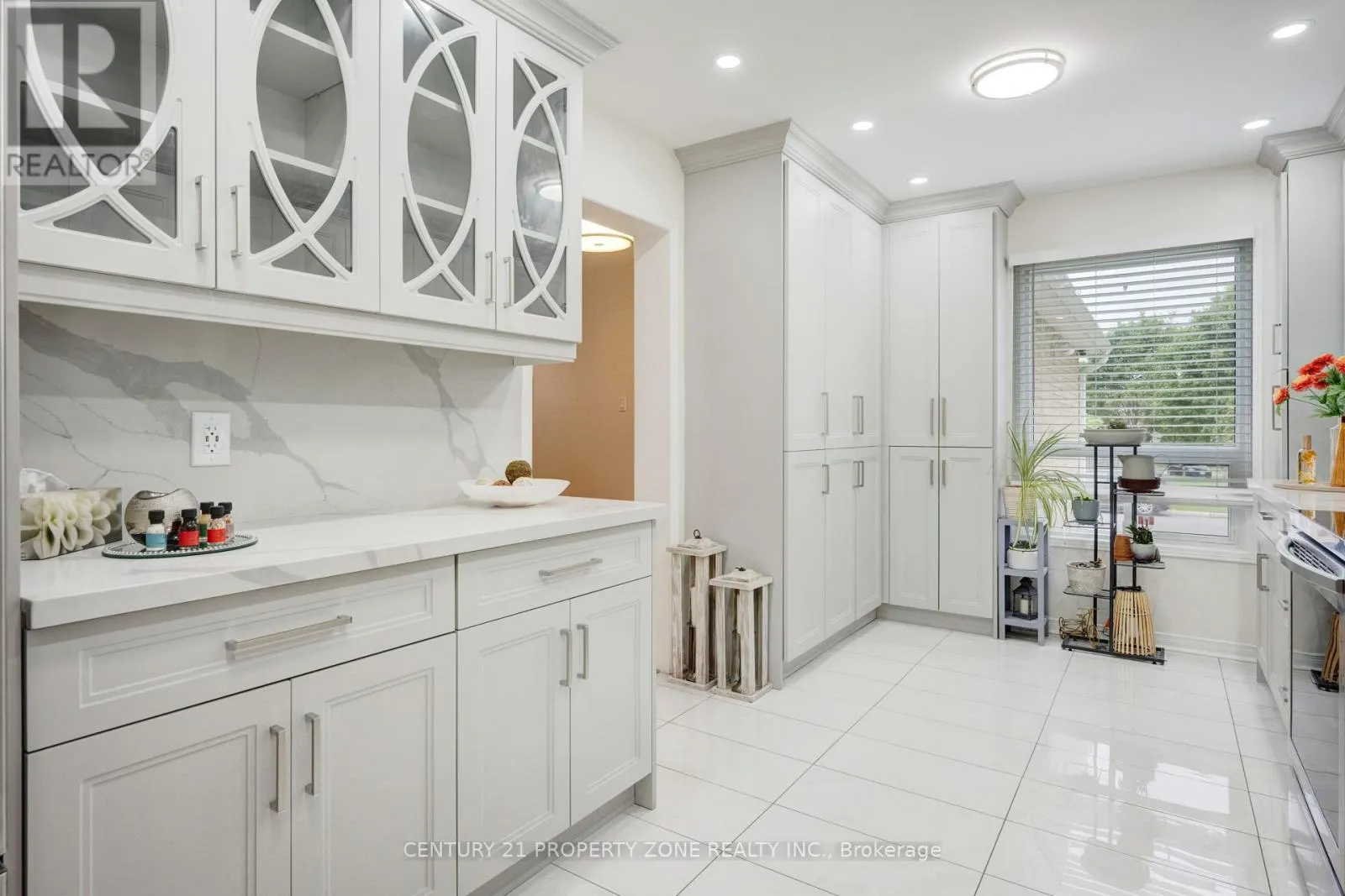 2 CORTEZ COURT