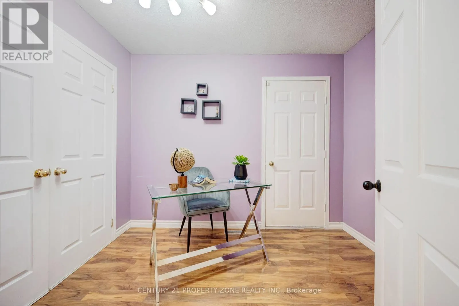 2 CORTEZ COURT