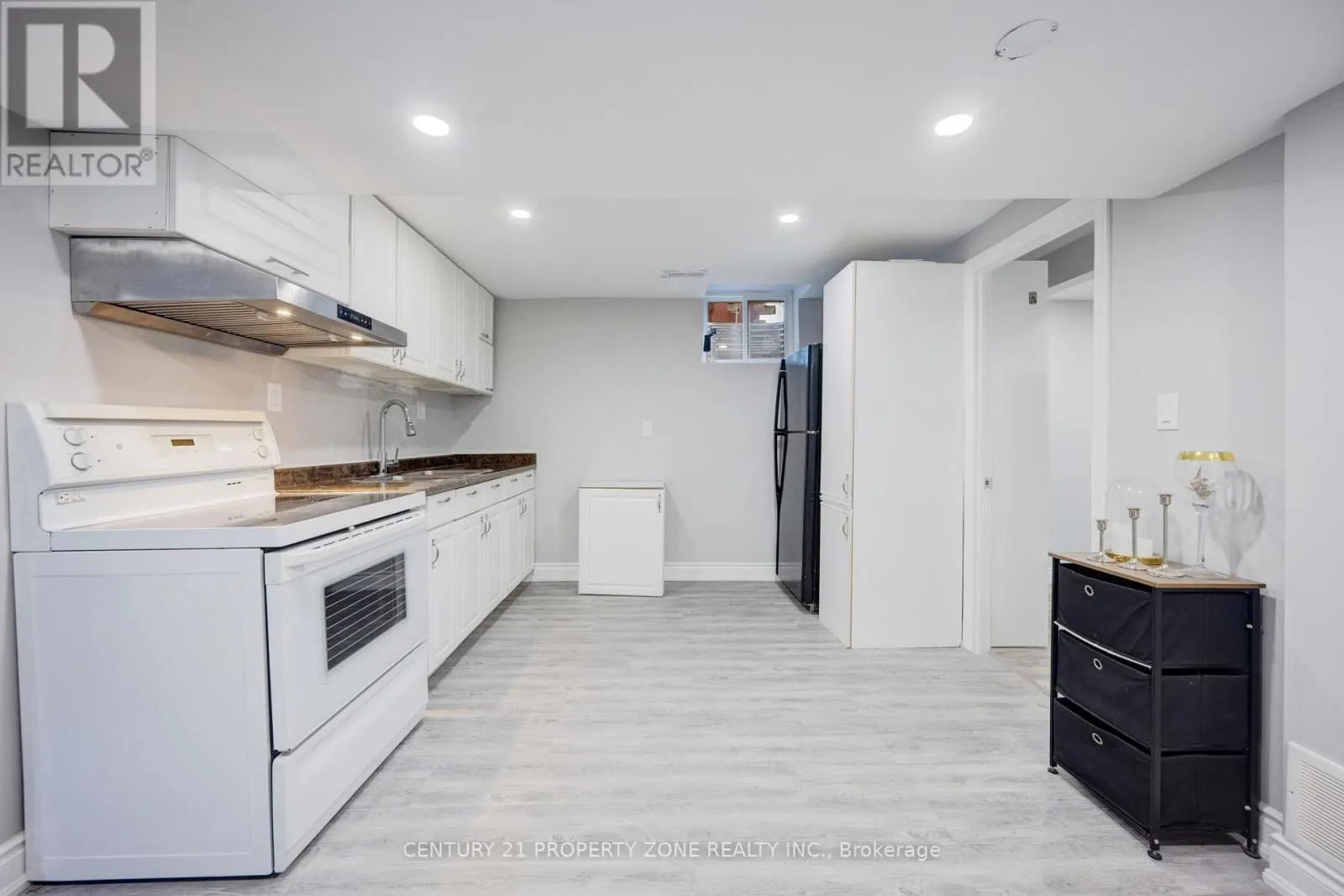 2 CORTEZ COURT