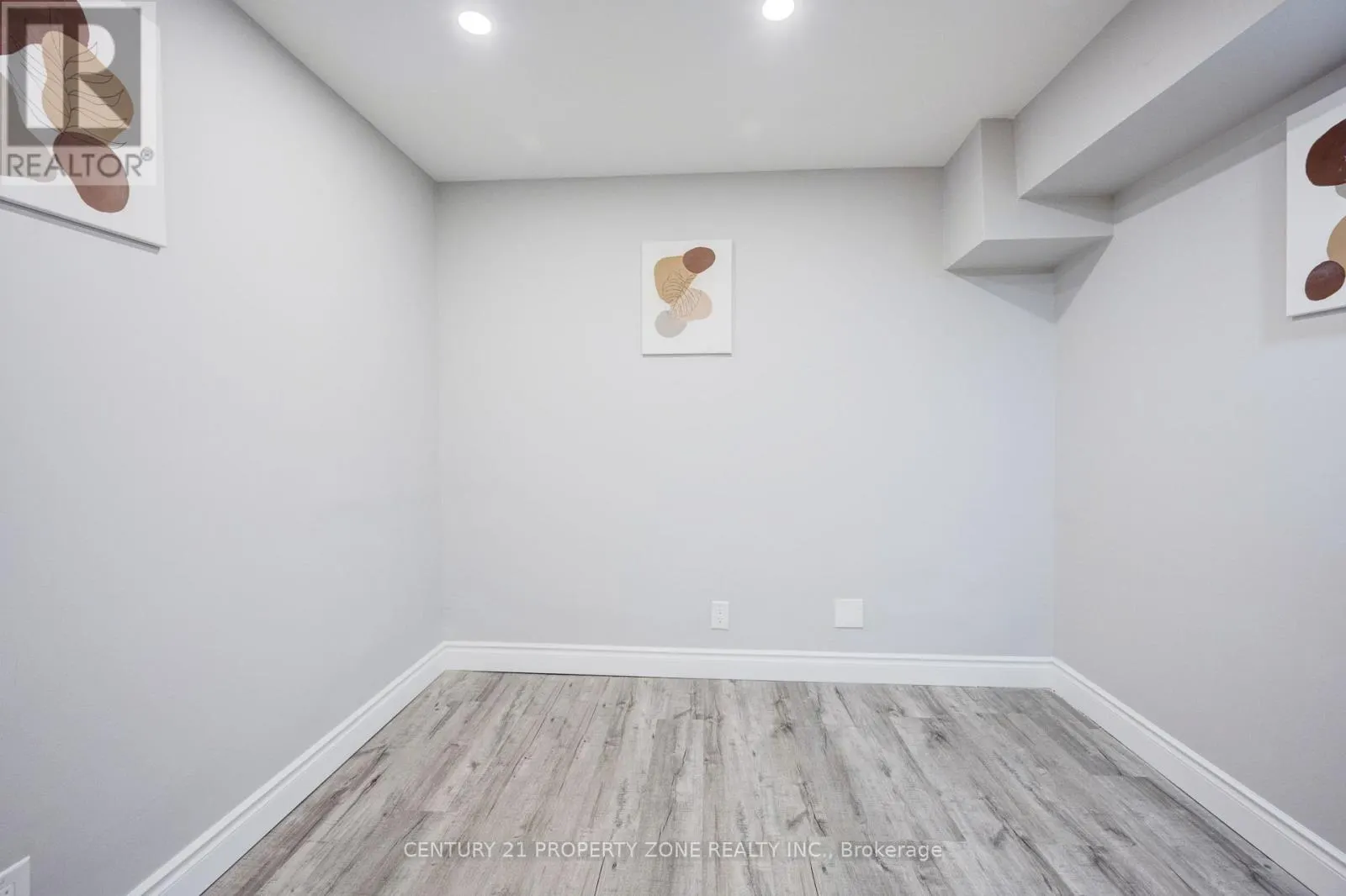 2 CORTEZ COURT