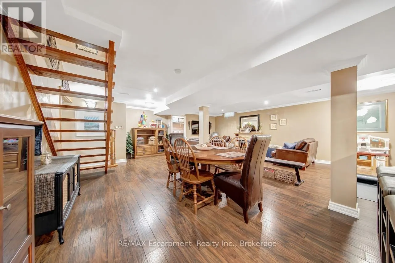 2029 BANBURY CRESCENT