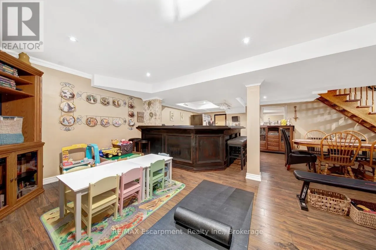 2029 BANBURY CRESCENT