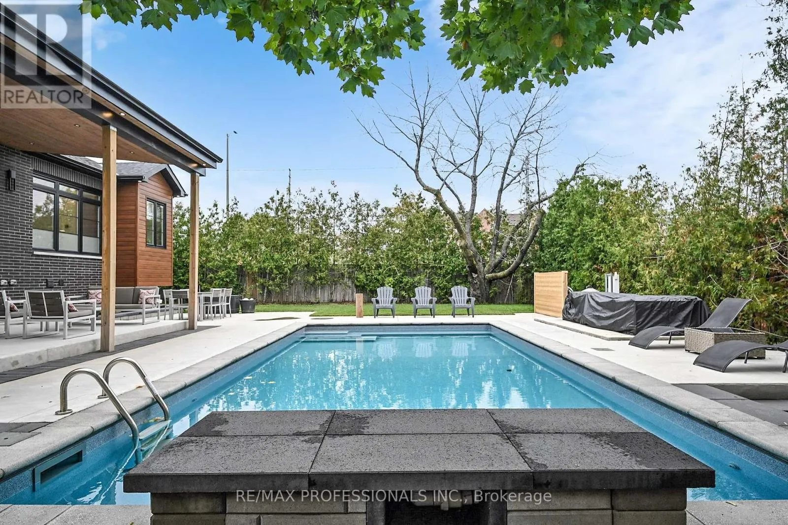 2615 WHALEY DRIVE